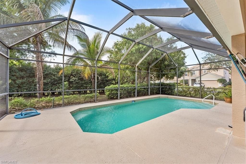 2082 Sagebrush Cir, Naples, FL 34120-17