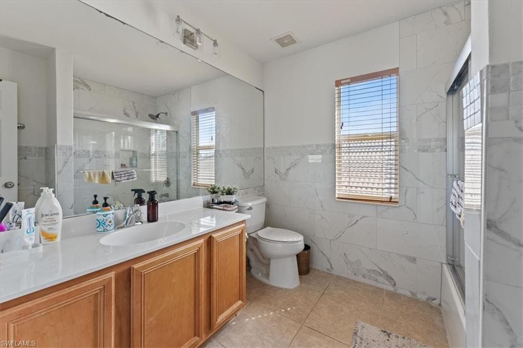 2082 Sagebrush Cir, Naples, FL 34120-23