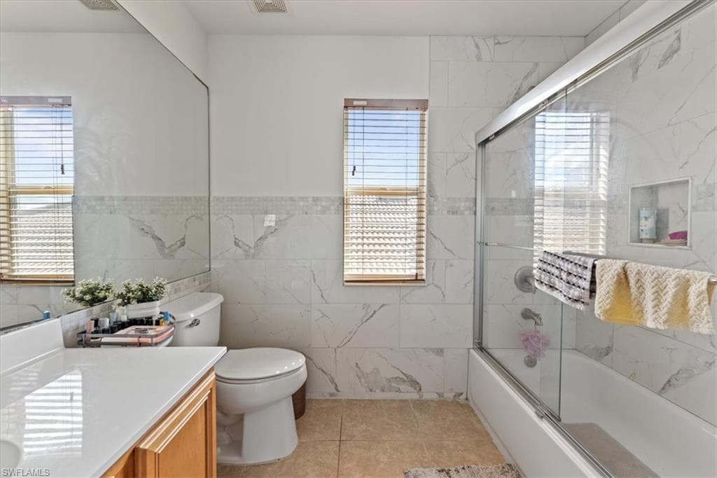 2082 Sagebrush Cir, Naples, FL 34120-24