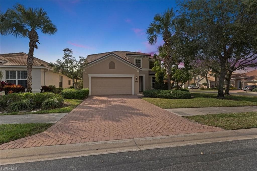 2082 Sagebrush Cir, Naples, FL 34120-35