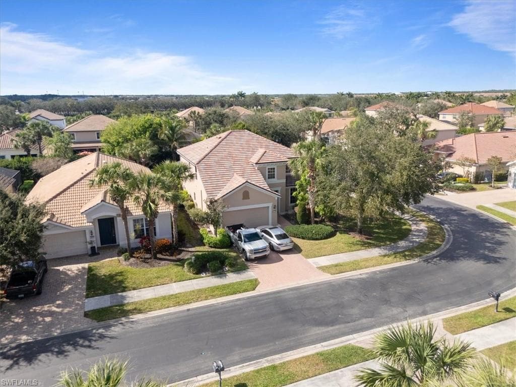 2082 Sagebrush Cir, Naples, FL 34120-36