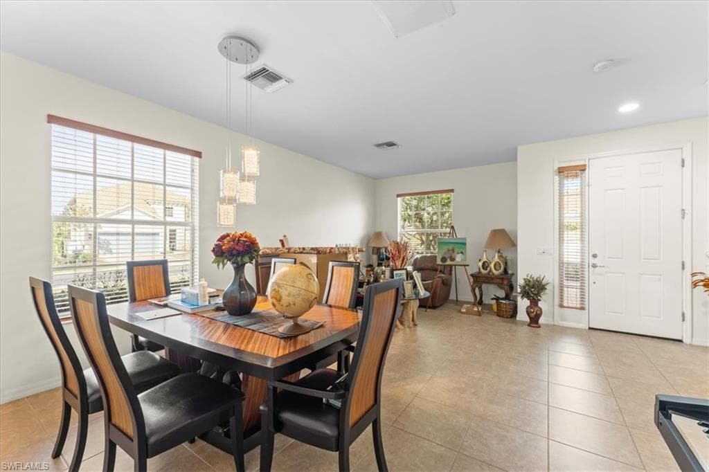 2082 Sagebrush Cir, Naples, FL 34120-5