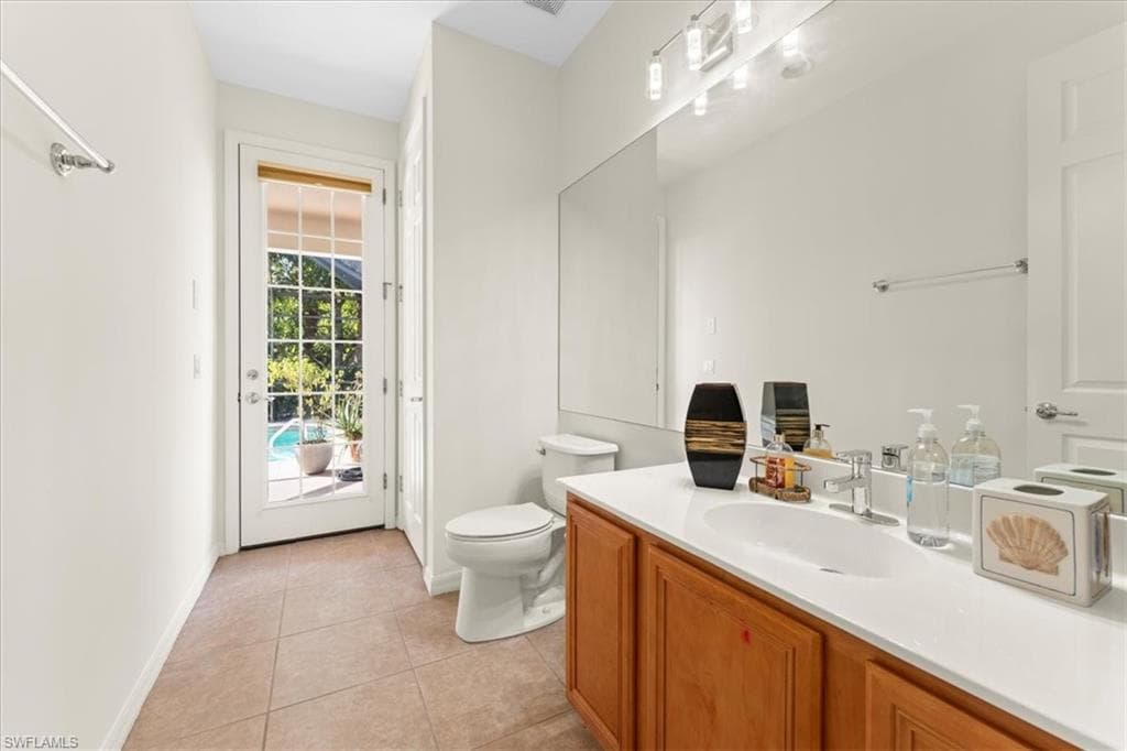2082 Sagebrush Cir, Naples, FL 34120-6