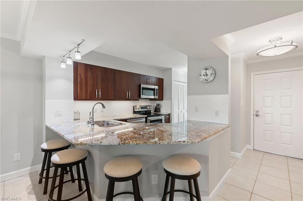 991 Barfield Dr 205, Marco Island, FL 34145-9