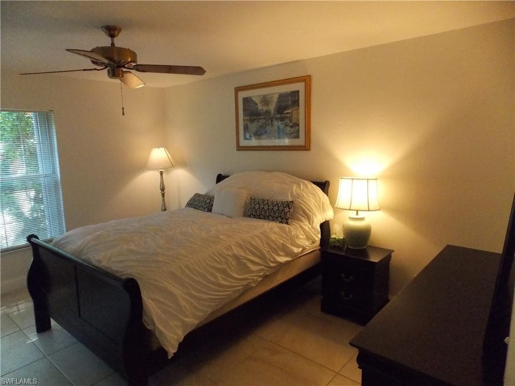 2107 Tama Cir 101, Naples, FL 34112-11