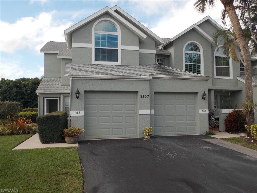 2107 Tama Cir 101, Naples, FL 34112-1