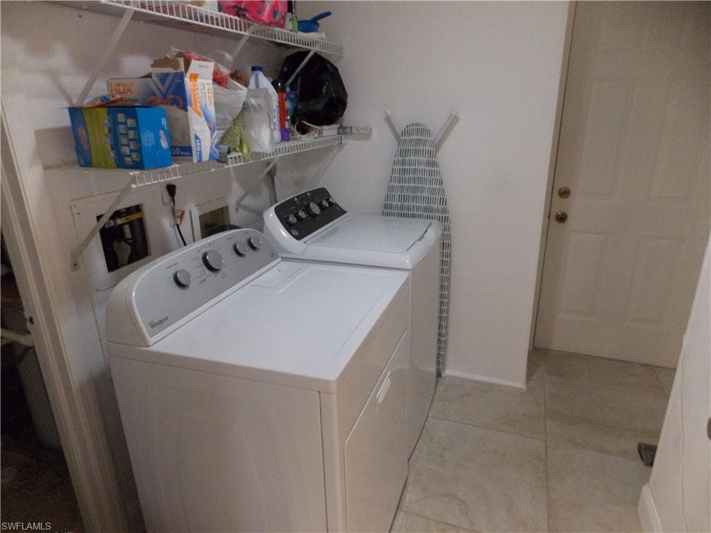 2107 Tama Cir 101, Naples, FL 34112-19