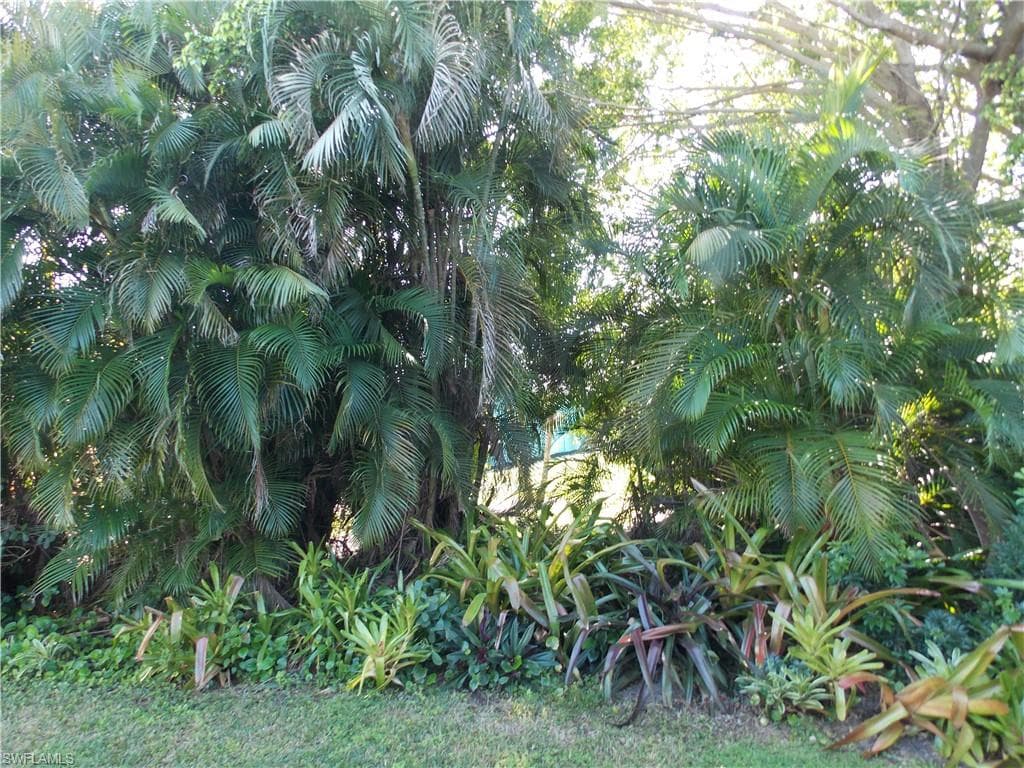 2107 Tama Cir 101, Naples, FL 34112-23