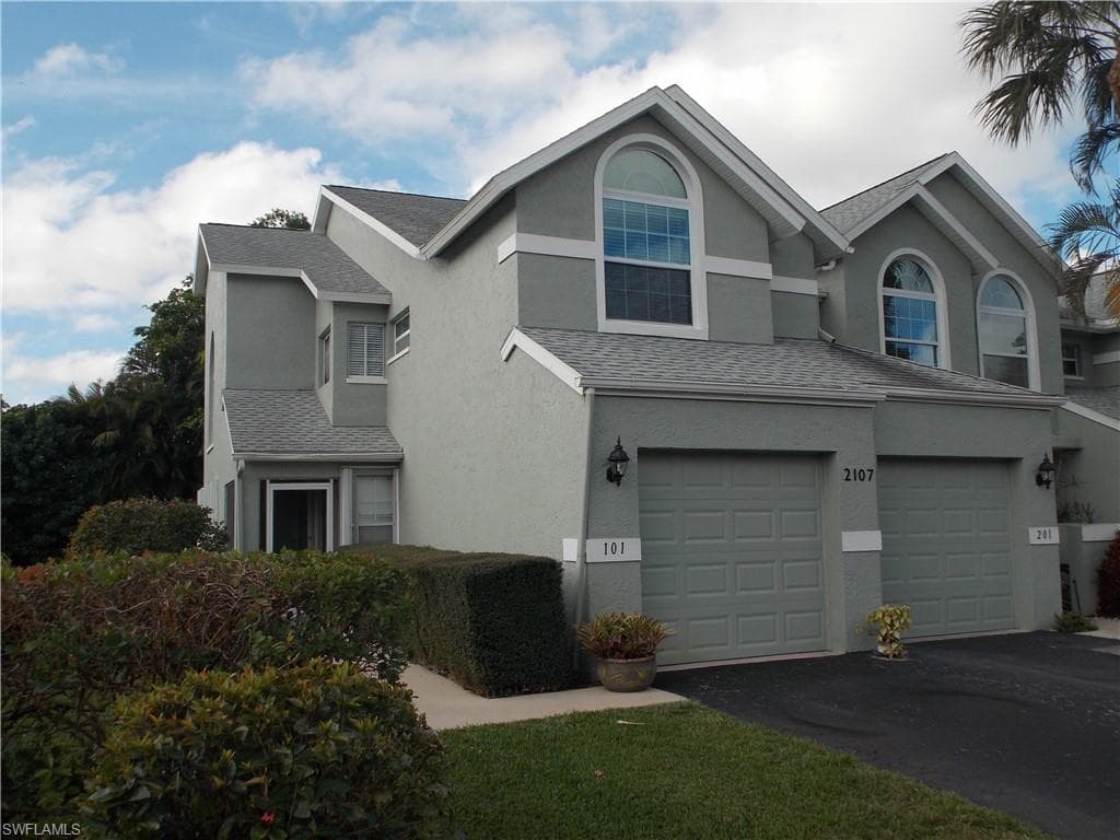 2107 Tama Cir 101, Naples, FL 34112-3