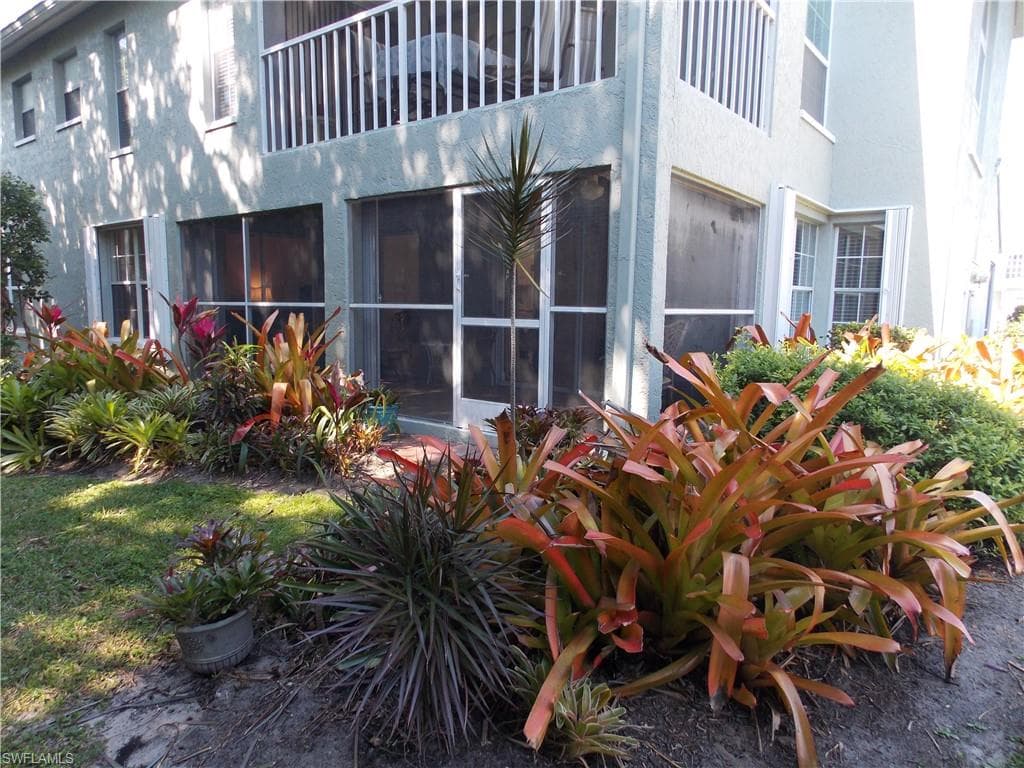 2107 Tama Cir 101, Naples, FL 34112-4