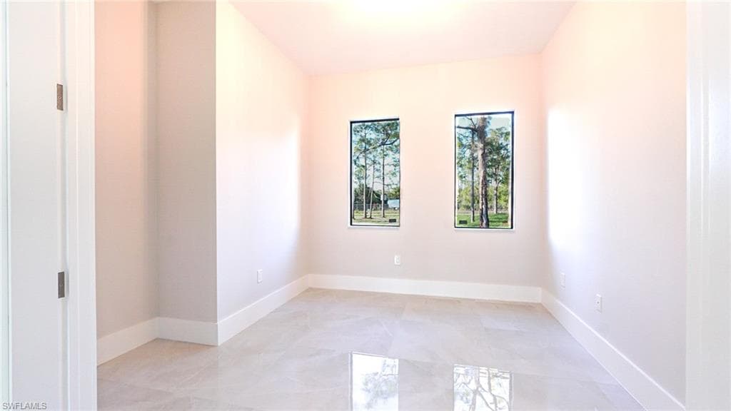2660 56th Ave NE, Naples, FL 34120-17