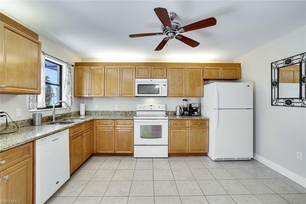 128 Lake Point Ln, Naples, FL 34112-8