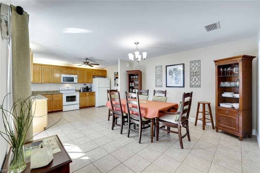 128 Lake Point Ln, Naples, FL 34112-9
