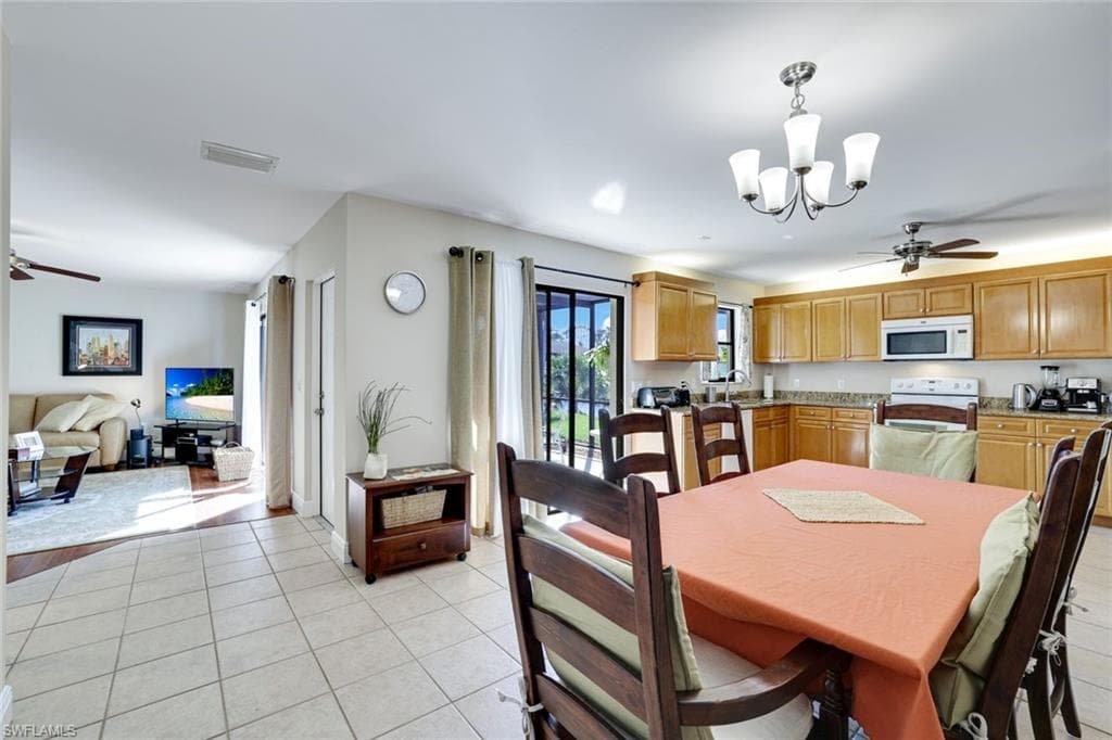 128 Lake Point Ln, Naples, FL 34112-11