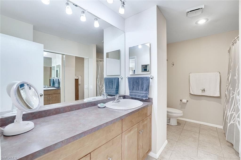 128 Lake Point Ln, Naples, FL 34112-14