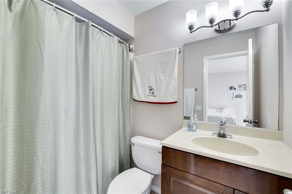 128 Lake Point Ln, Naples, FL 34112-17