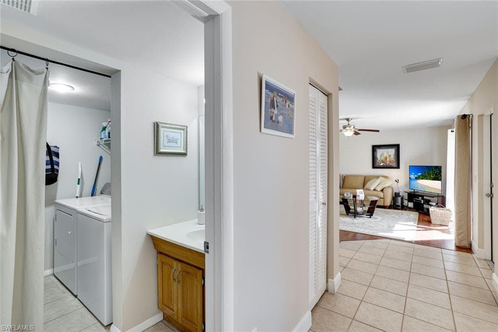 128 Lake Point Ln, Naples, FL 34112-18
