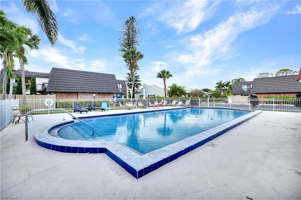 128 Lake Point Ln, Naples, FL 34112-31