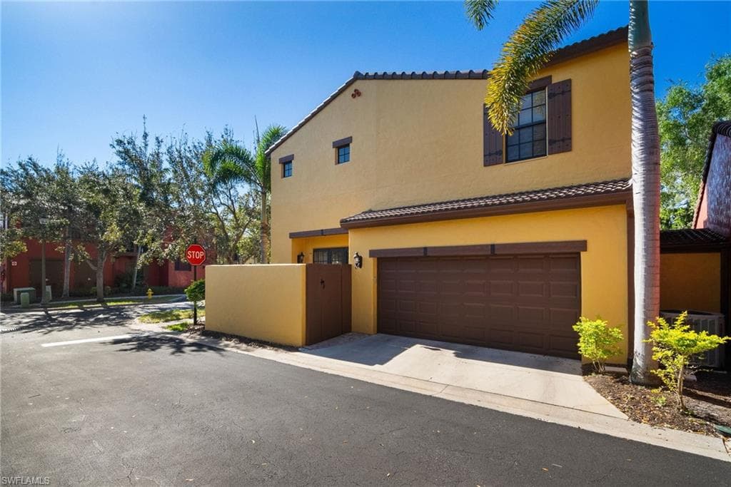 9121 Chula Vista St 12201, Naples, FL 34113-9