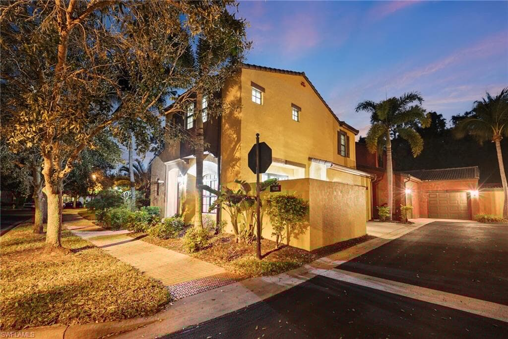 9121 Chula Vista St 12201, Naples, FL 34113-47