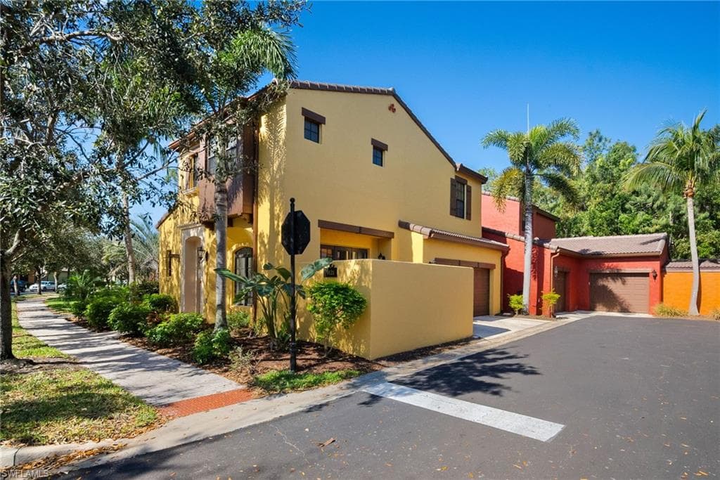 9121 Chula Vista St 12201, Naples, FL 34113-6