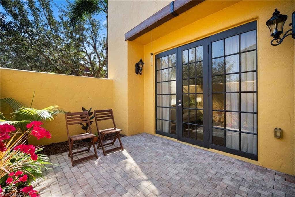 9121 Chula Vista St 12201, Naples, FL 34113-7