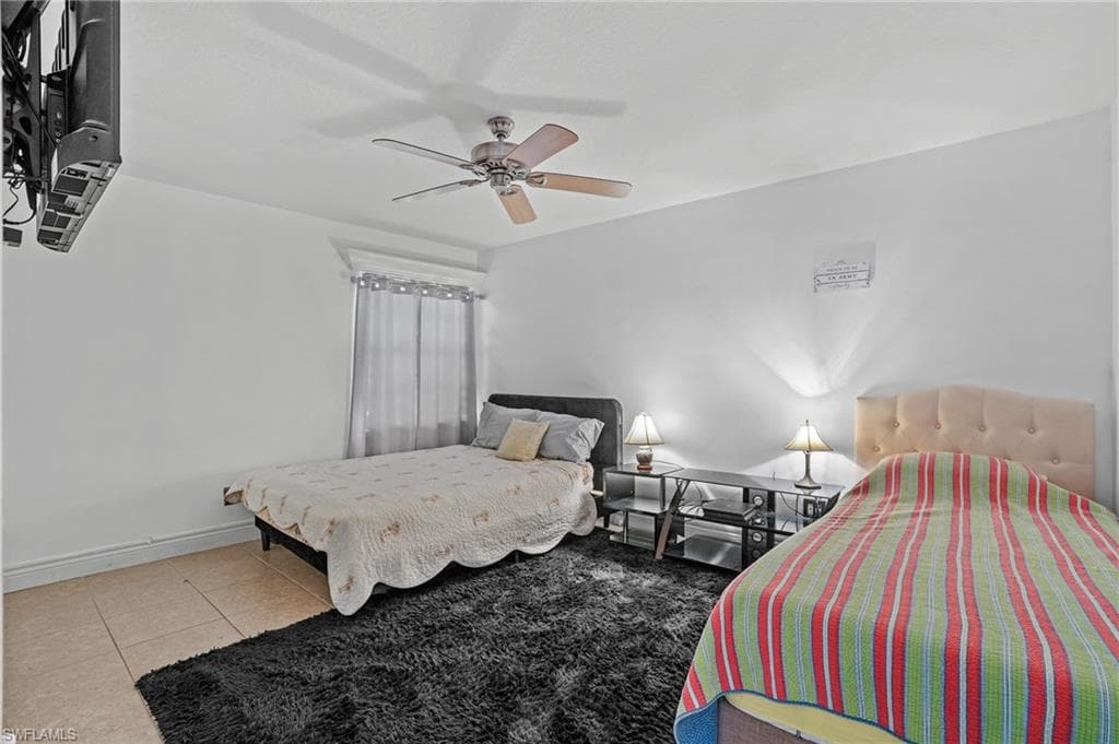 4588 Pasadena Ct, Naples, FL 34109-14