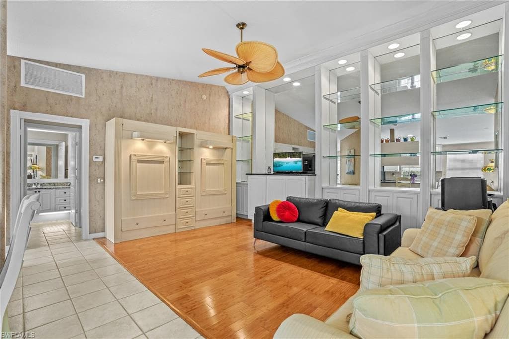 4588 Pasadena Ct, Naples, FL 34109-4