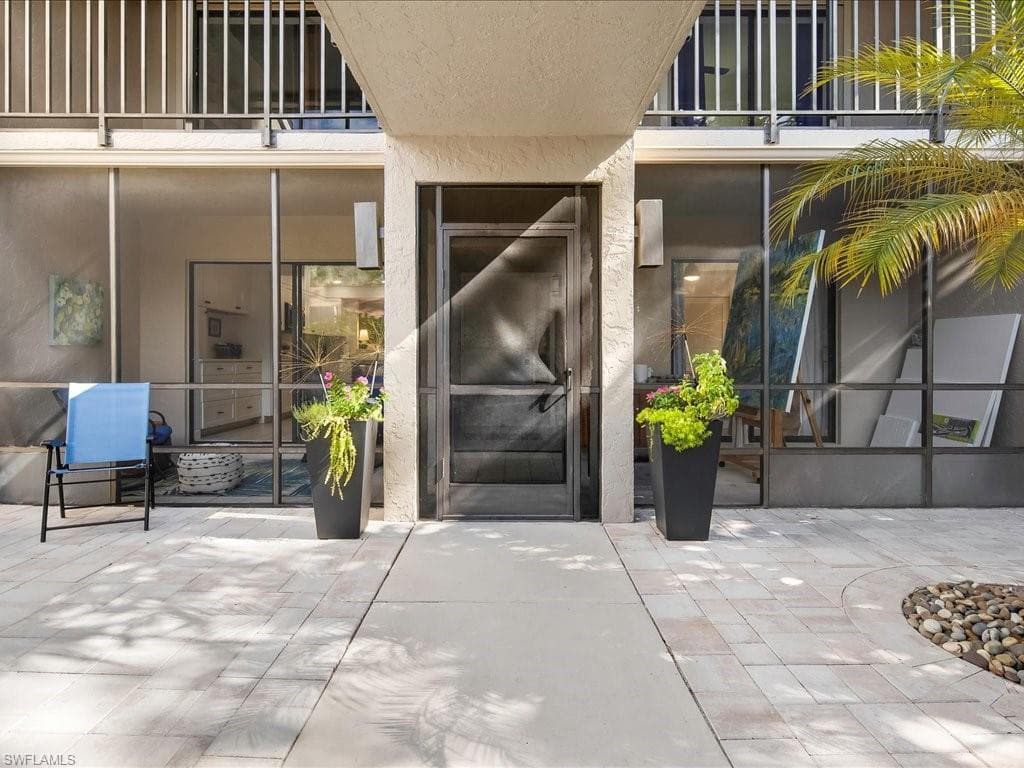 15330 Cedarwood Ln 103, Naples, FL 34110-3