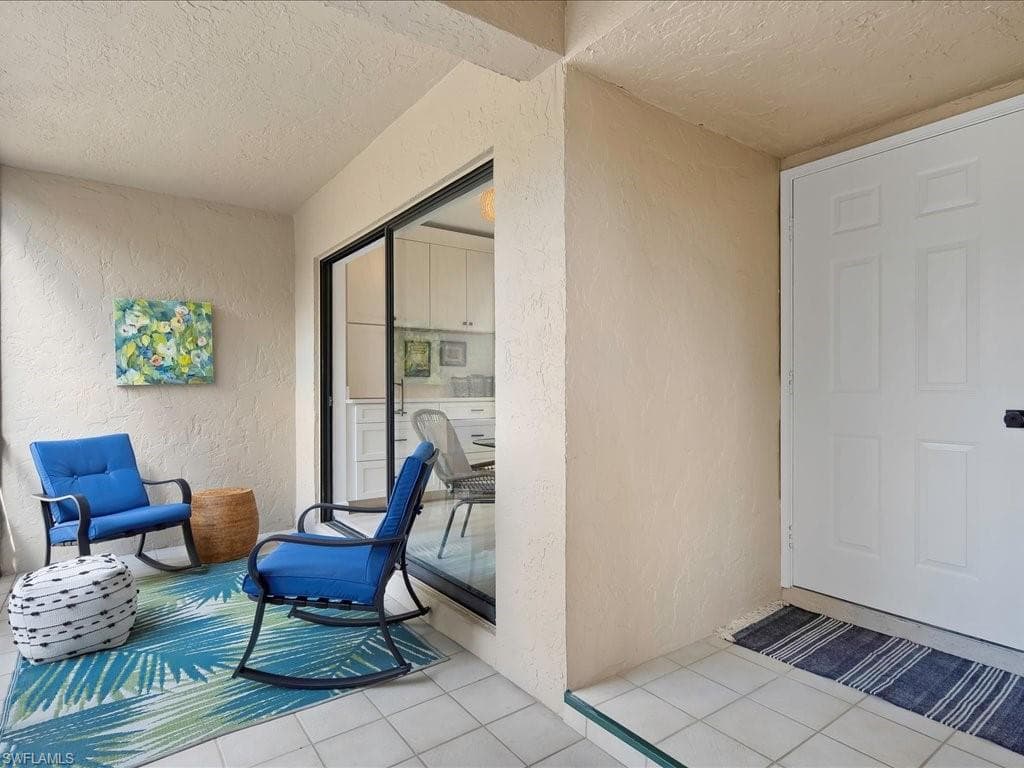 15330 Cedarwood Ln 103, Naples, FL 34110-5