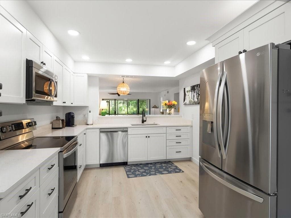 15330 Cedarwood Ln 103, Naples, FL 34110-7