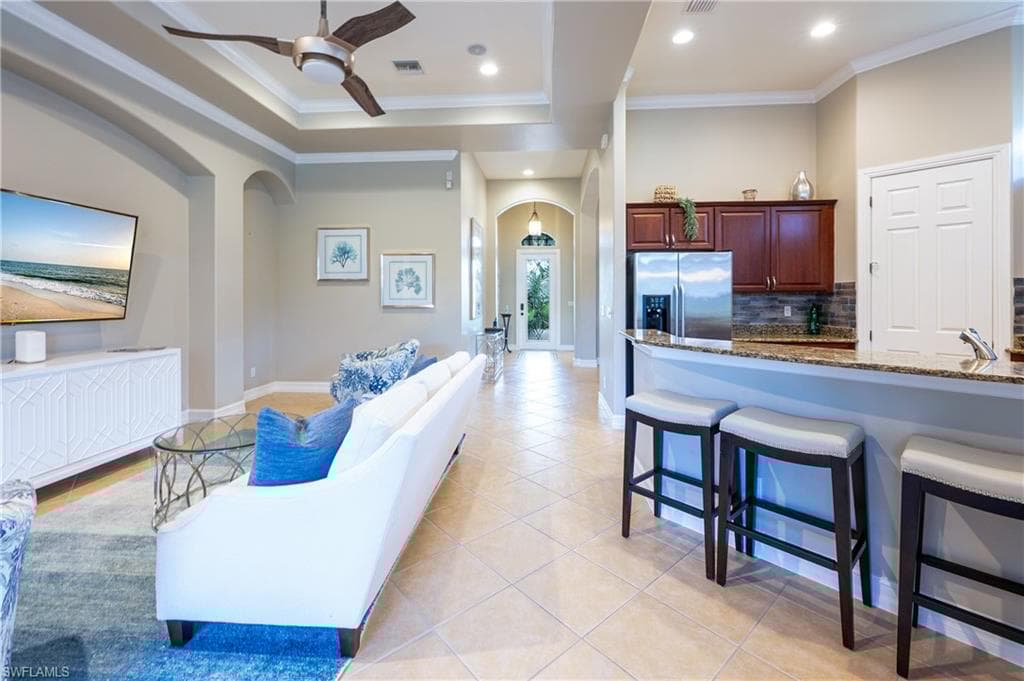 6968 Mauna Loa Ln, Naples, FL 34113-9