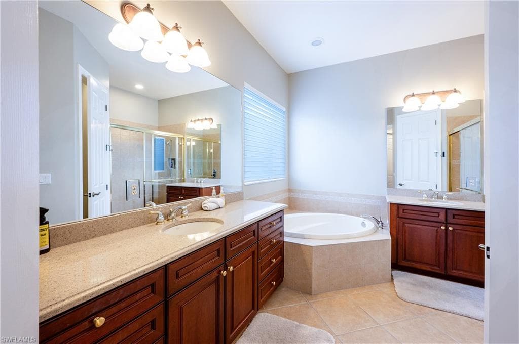 6968 Mauna Loa Ln, Naples, FL 34113-16