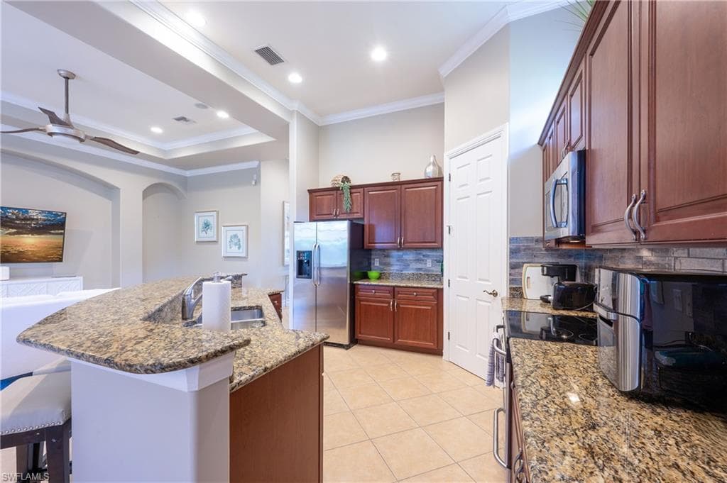 6968 Mauna Loa Ln, Naples, FL 34113-5