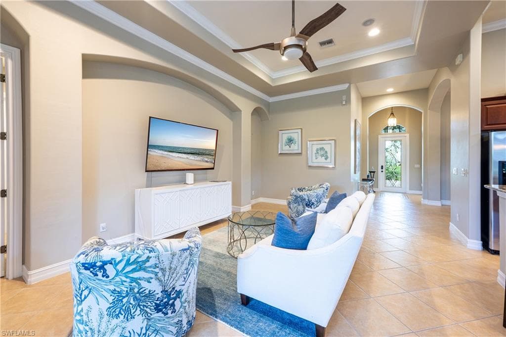 6968 Mauna Loa Ln, Naples, FL 34113-7