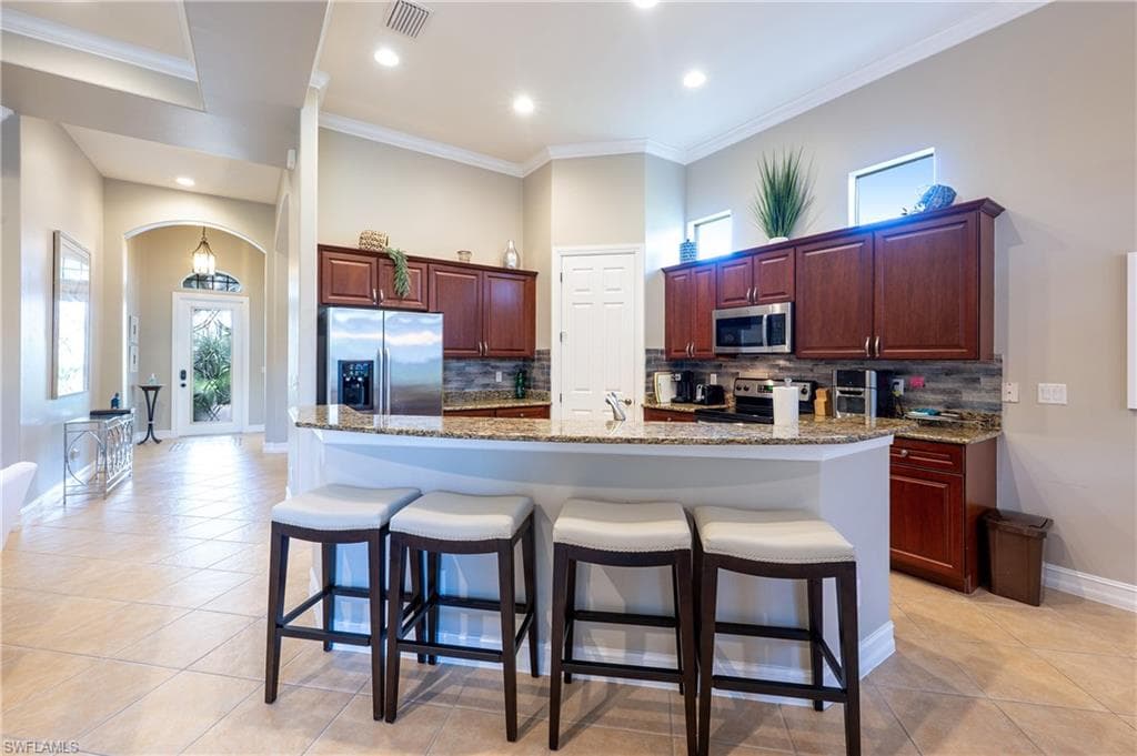 6968 Mauna Loa Ln, Naples, FL 34113-8