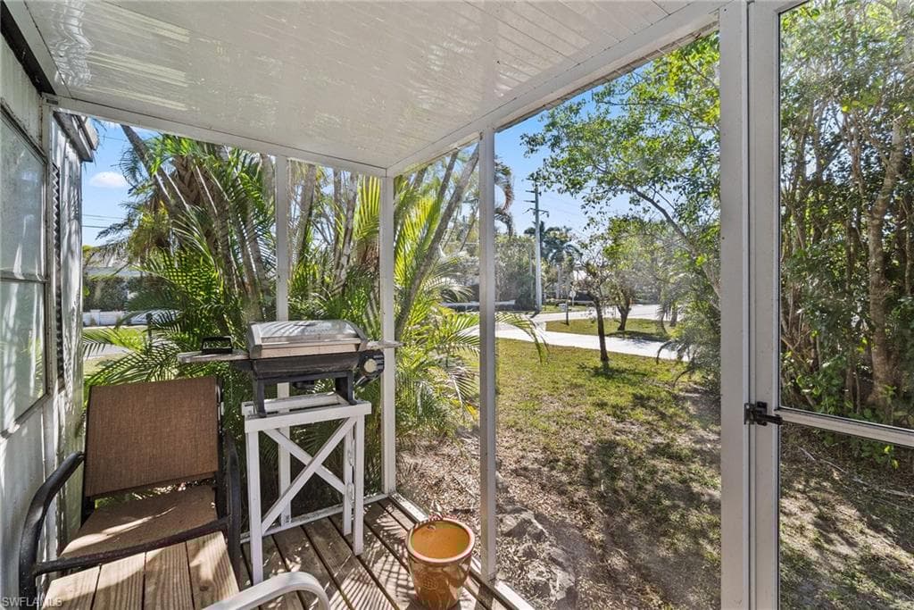 893 Manatee Rd, Naples, FL 34114-16