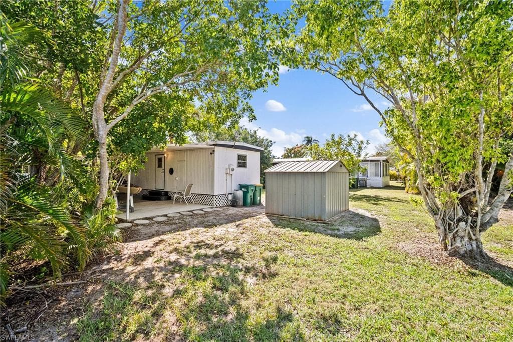 893 Manatee Rd, Naples, FL 34114-19