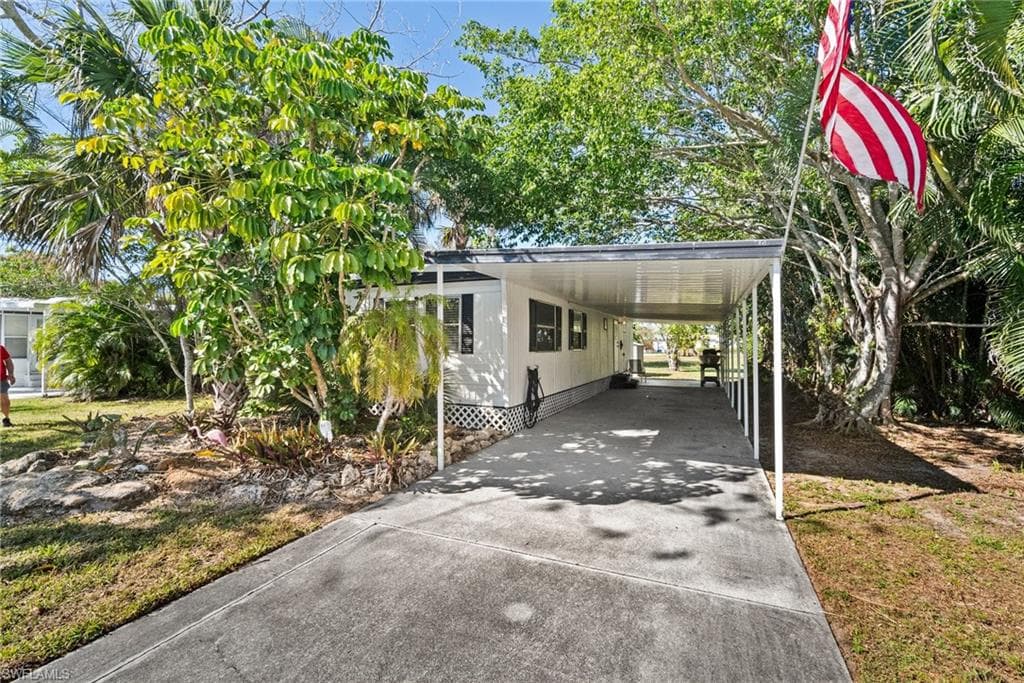 893 Manatee Rd, Naples, FL 34114-2