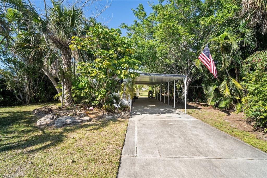 893 Manatee Rd, Naples, FL 34114-3