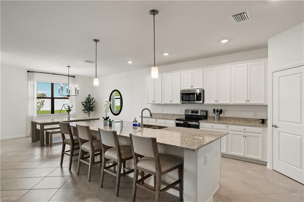3252 Altimira Dr, Fort Myers, FL 33905-10