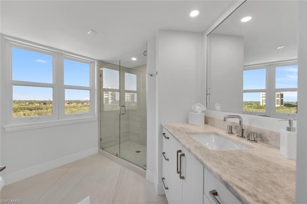 8111 Bay Colony Dr 701, Naples, FL 34108-11