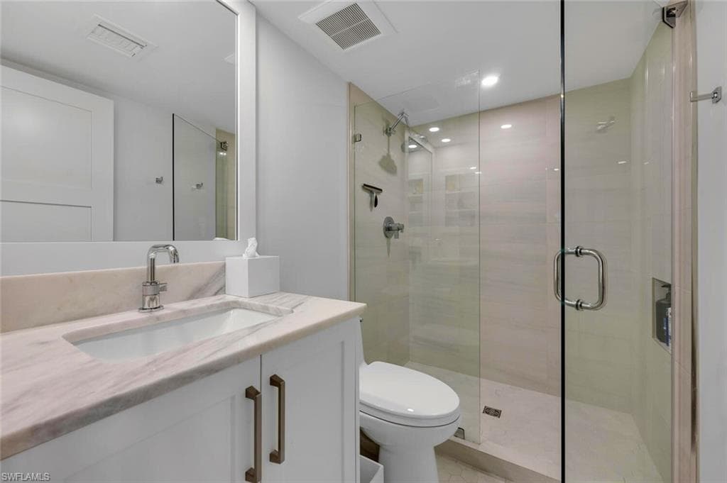 8111 Bay Colony Dr 701, Naples, FL 34108-13