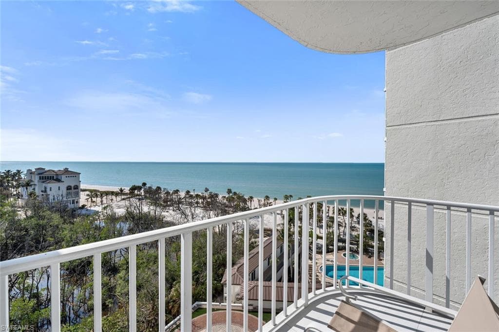 8111 Bay Colony Dr 701, Naples, FL 34108-27