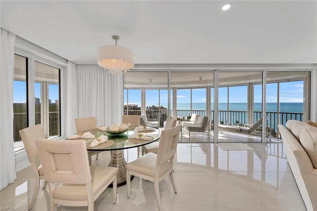 8111 Bay Colony Dr 701, Naples, FL 34108-7