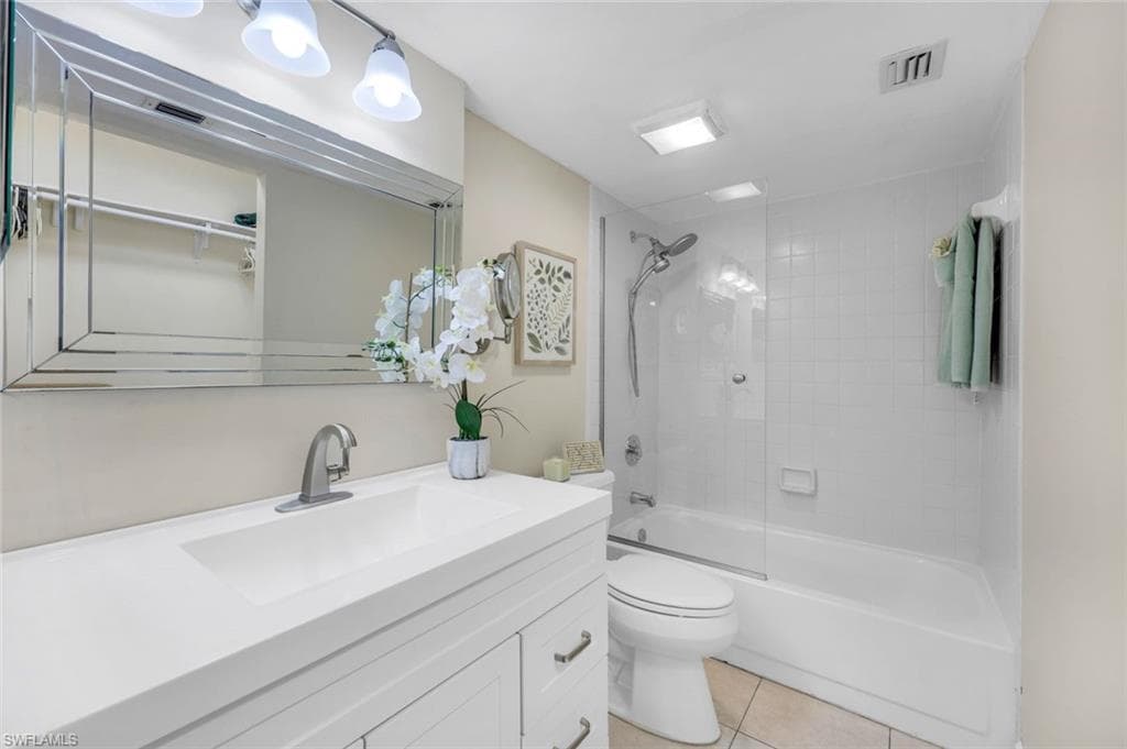 600 Neapolitan Way 105, Naples, FL 34103-9