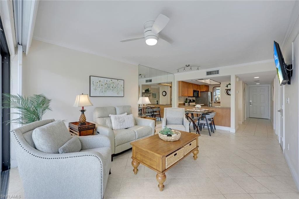 600 Neapolitan Way 105, Naples, FL 34103-18