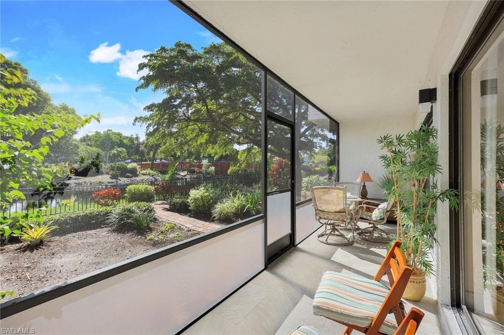 600 Neapolitan Way 105, Naples, FL 34103-20