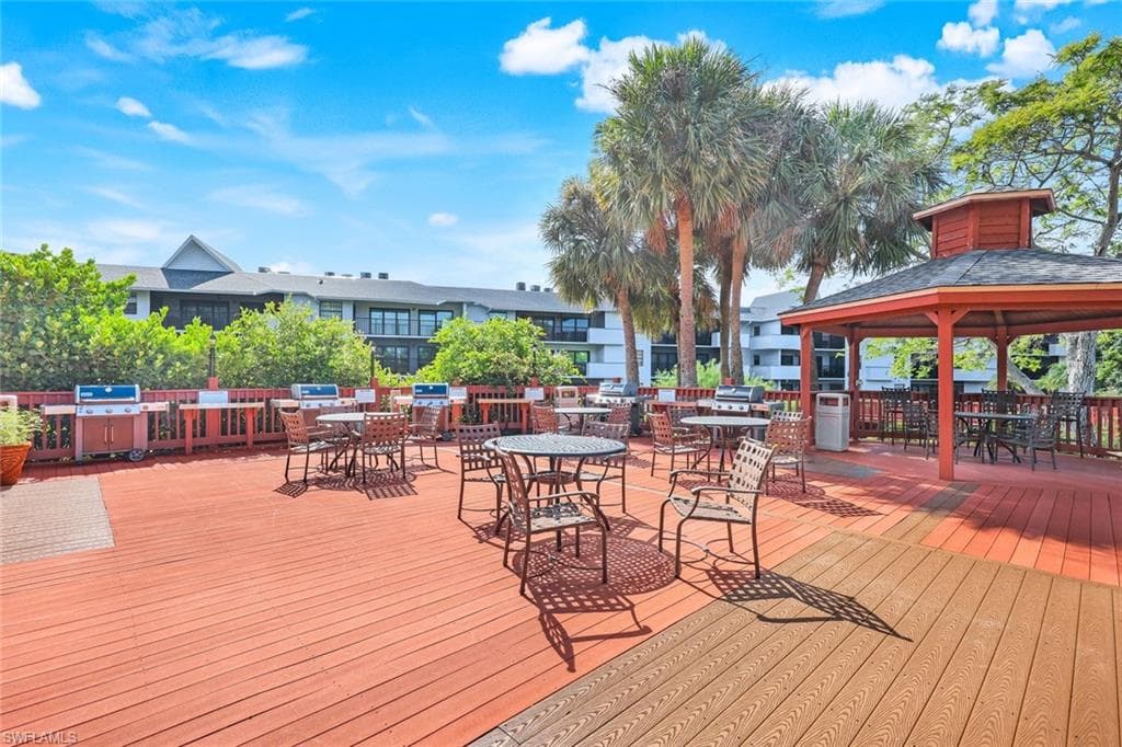 600 Neapolitan Way 105, Naples, FL 34103-25