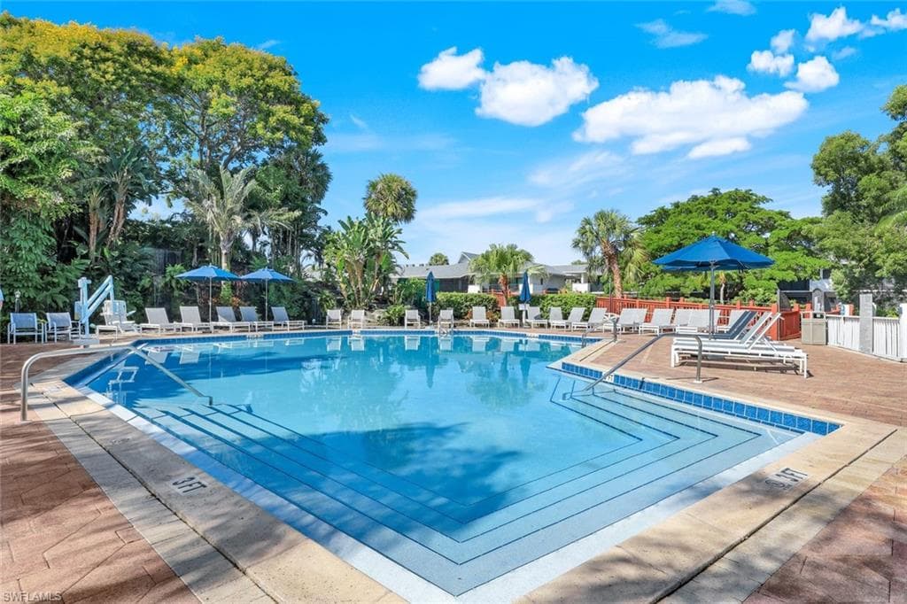 600 Neapolitan Way 105, Naples, FL 34103-29